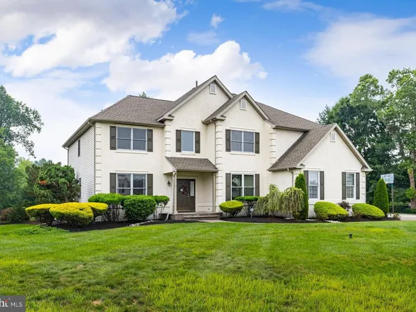 11 Turtle Creek Dr, Mullica Hill, NJ 08062