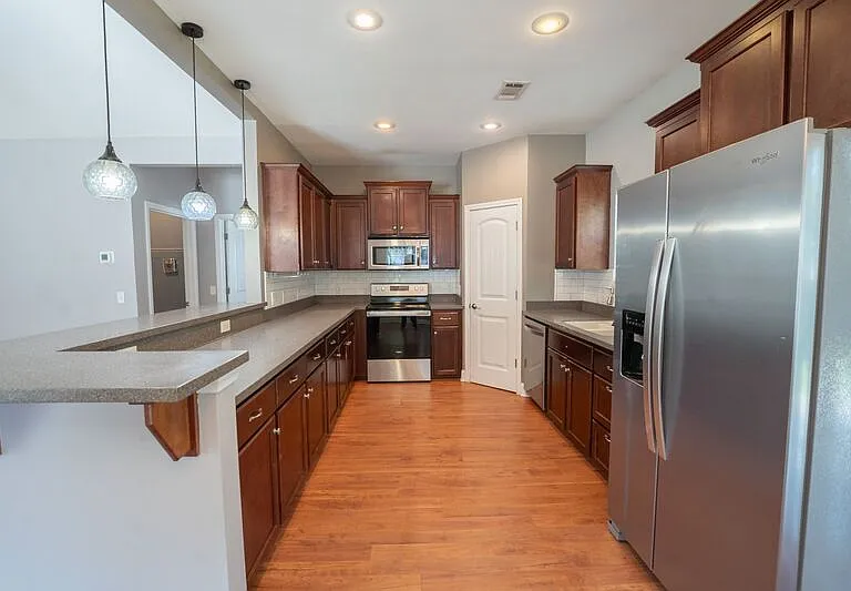 156 Cottonham Ct — Photo 10