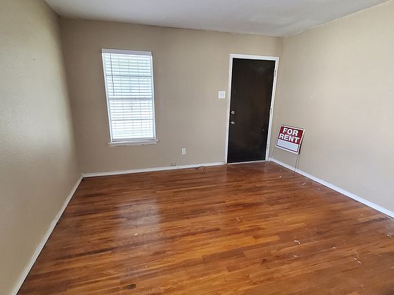 3rd image of 4621 Vestal St