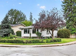 3227 SE Collingwood Dr NW, Calgary, AB T2L 0R7