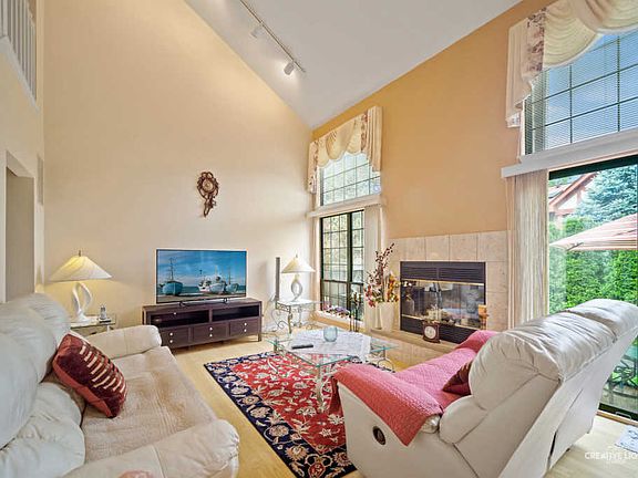 4th image of 220 Wildwood Ct
