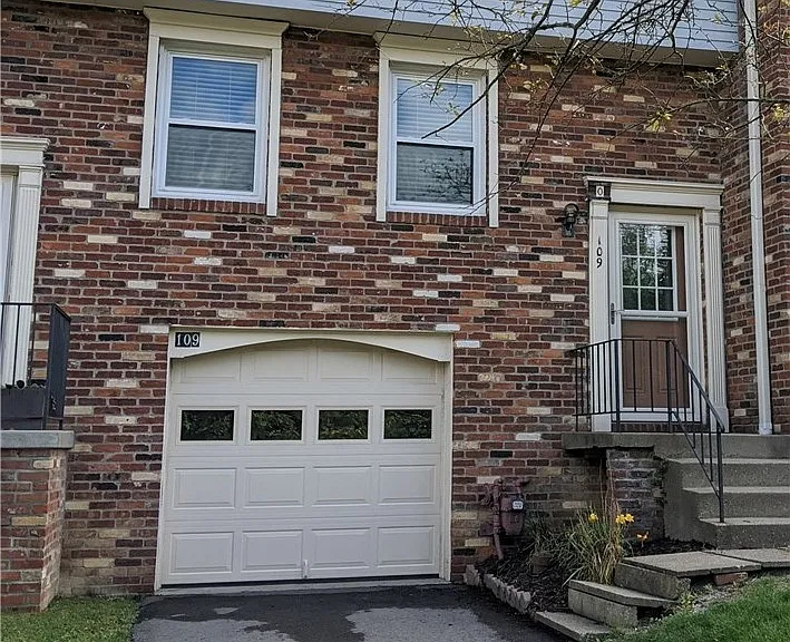 109 Scott Ln — Photo 1