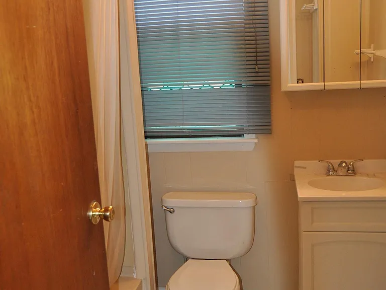 1132 N Jackson St — Photo 13