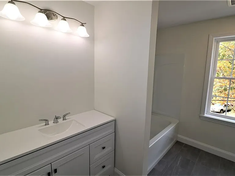 121 Hillcrest Ave — Photo 10
