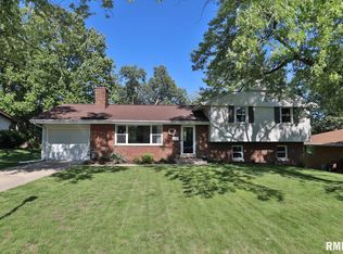 4924 N Woodview Ave, Peoria, IL