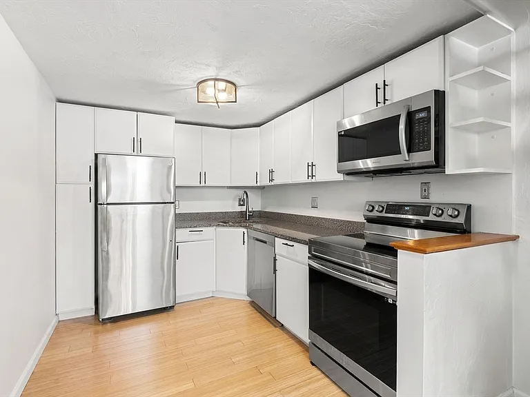 148 F St #4 — Photo 2