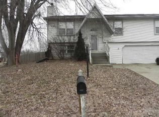 4561 W Bainbridge Dr, Columbia, MO 65203