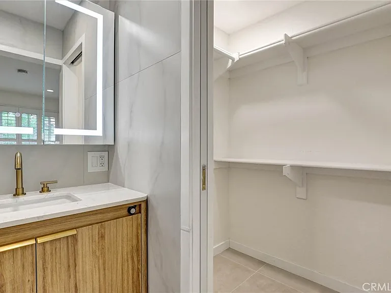 26191 Sanz #D — Photo 17