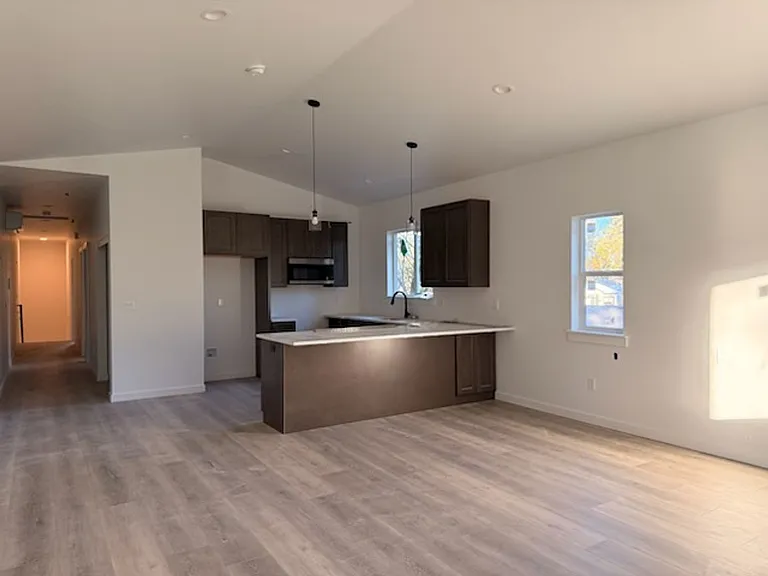 108 E 15th Ave — Photo 3