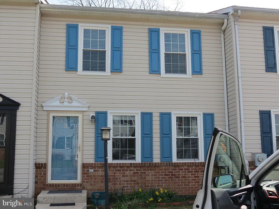 1st image of 21 Red Barberry Dr