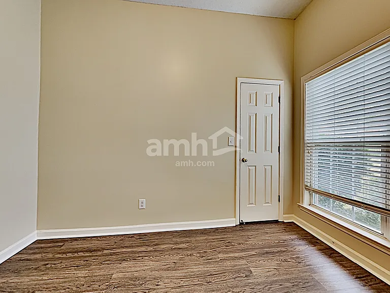 9289 Oakengate Cv — Photo 16