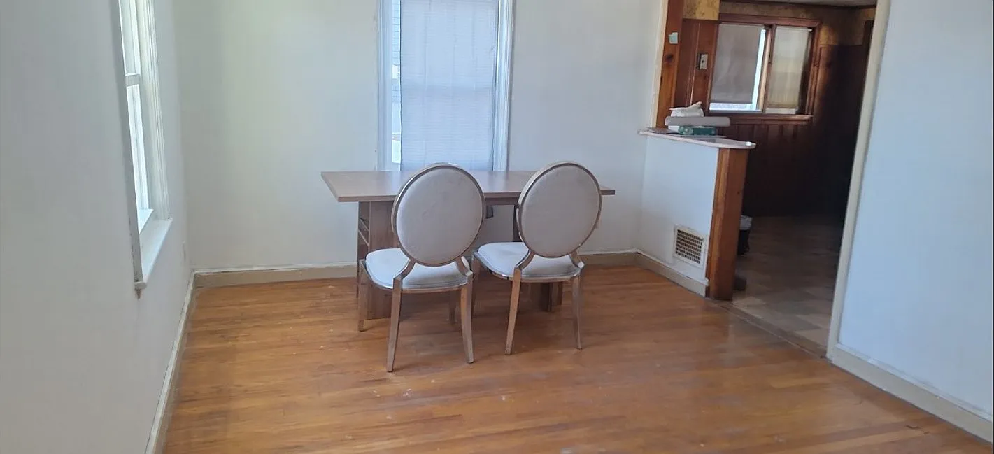 4 bed, 1090 sqft, $3,900 — Photo 3