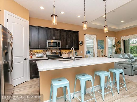 4th image of 9043 NW 39th St