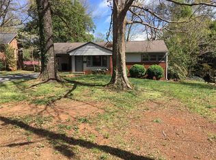 11 Woodcrest Dr, Lexington, NC 27295