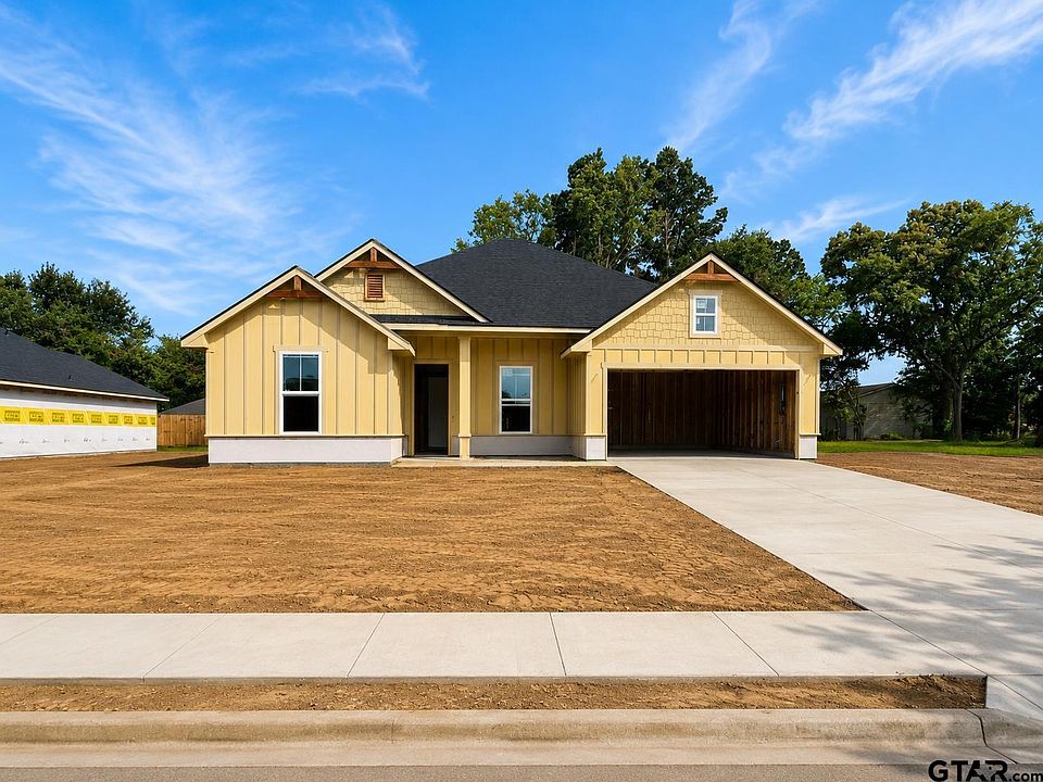 1st image of 332 Erica Way