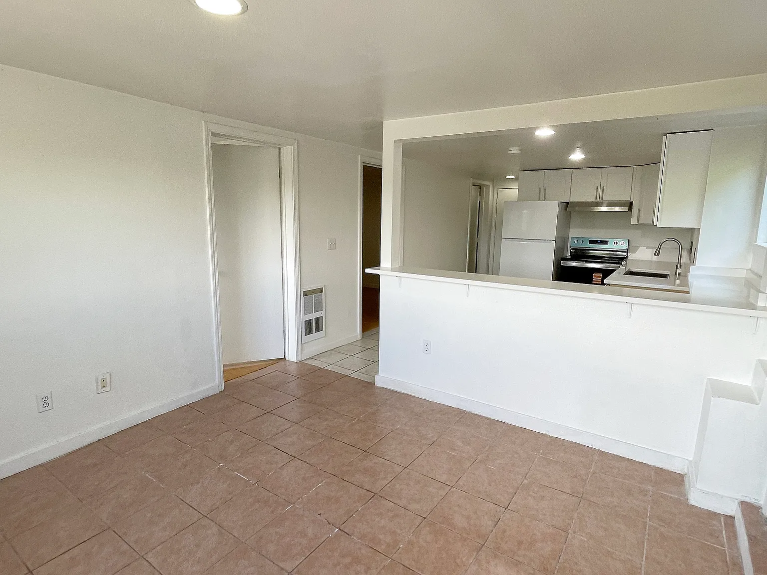 2 bed, 730 sqft, $2,600 — Photo 3