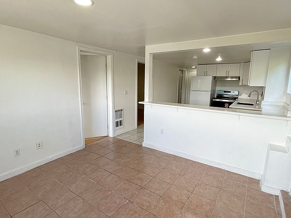 3rd image of 4211 Letitia Ave S