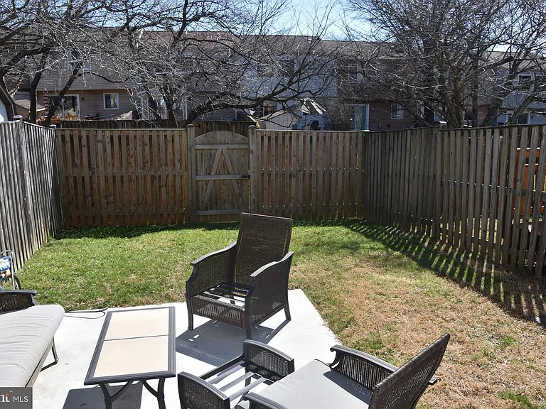 7708 Fawn Ct — Photo 3