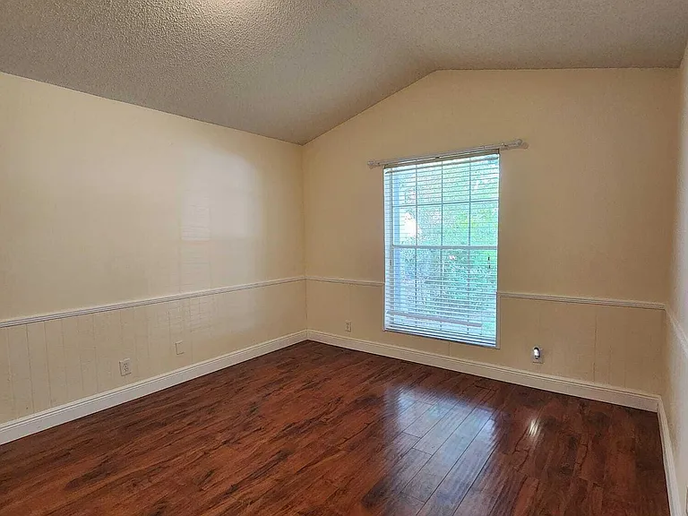 7705 Forest Green Ln — Photo 34
