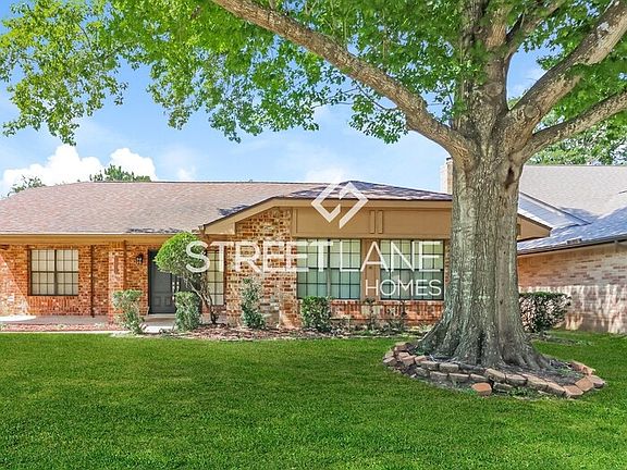 2nd image of 15522 Leaf Ln #4
