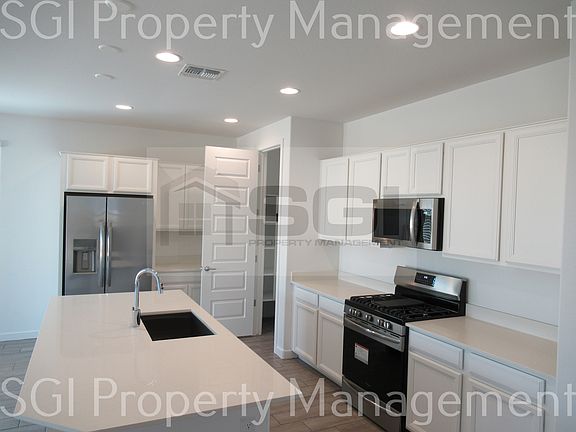 2nd image of 1622 W La Mirada Dr