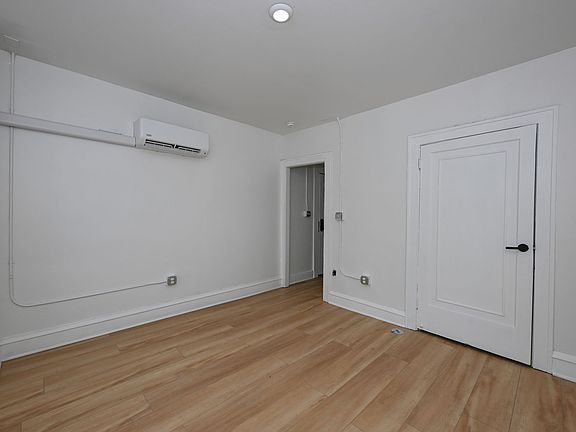 4th image of 1384-1388 W 83rd St #402