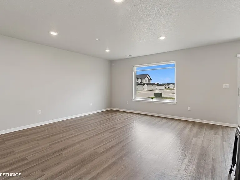 Edgeland Bondurant — Photo 7
