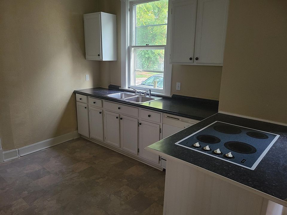 2nd image of 651 S Market Ave #A