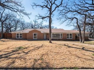 5786 Blueridge Dr, Fort Worth, TX 76112