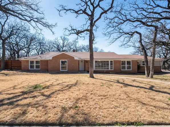 5786 Blueridge Dr, Fort Worth, TX 76112