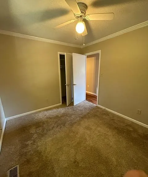 1507 Locust Cir SE — Photo 9