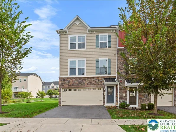 2376 Cook Dr, Easton, PA 18045