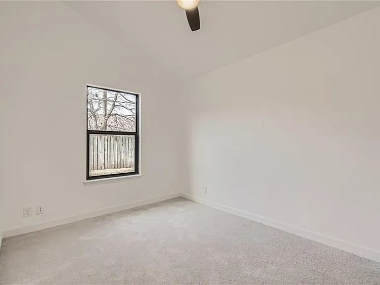 1402 Hollow Tree Blvd — Photo 6