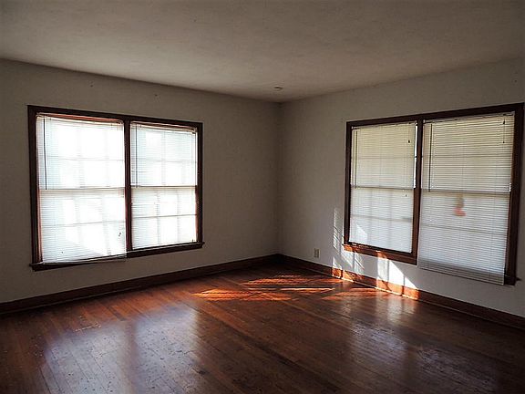 4th image of 1507 Wright Blvd