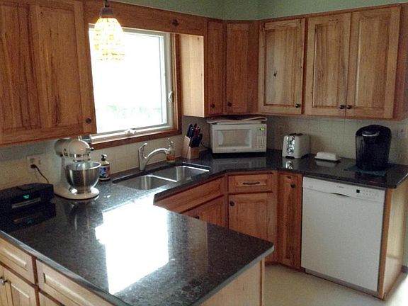 3rd image of 507 Jewel Dr