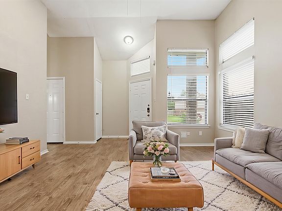 2nd image of 5343 Waterford Dr