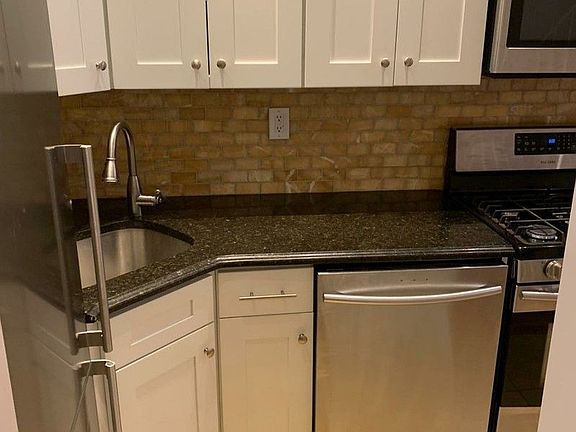 3rd image of 500 1/2 E 84th St APT 1B