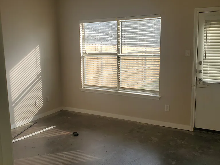 204 Marvin Cv — Photo 12