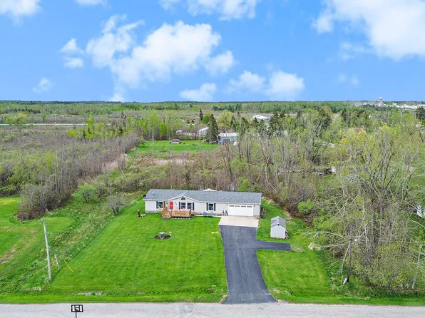 398 Vale St, Cheboygan, MI 49721