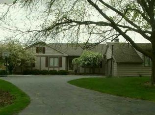 884 Mill Rd, Perrysburg, OH 43551