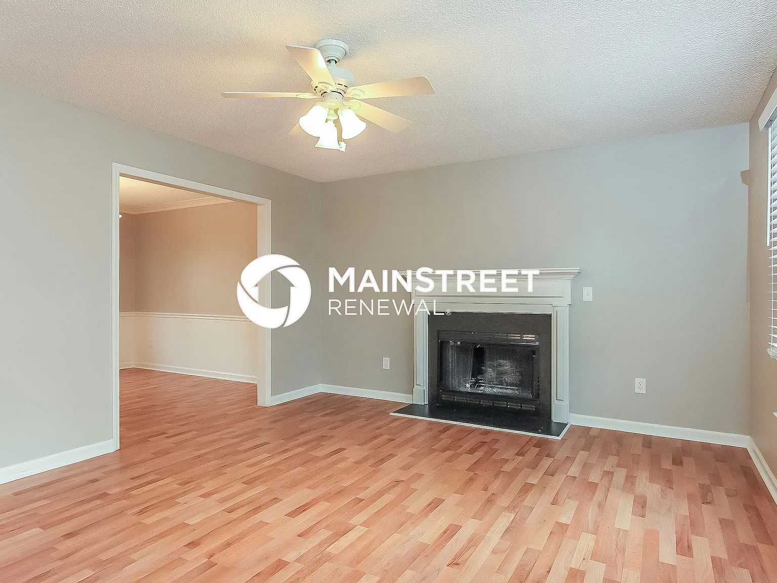 828 Penncross Dr — Photo 2