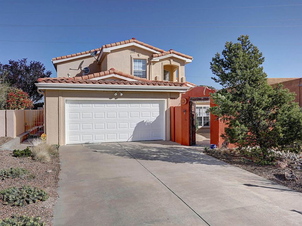 1st image of 905 Calle Coronado SE