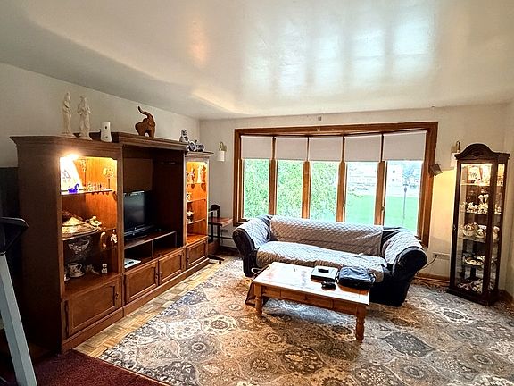 4th image of 1513 Maple Ave