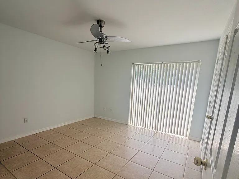 4914 Golfview Blvd #1 — Photo 9