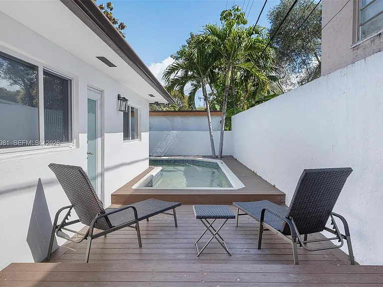 2430 SW 22nd Ter — Photo 54