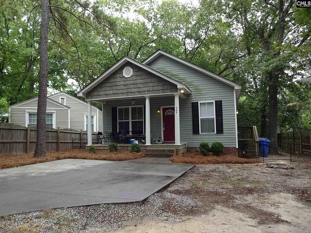 3 bed, 1300 sqft, $2,625 — Photo 1