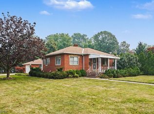 21980 Westwood Rd, Cleveland, OH 44126
