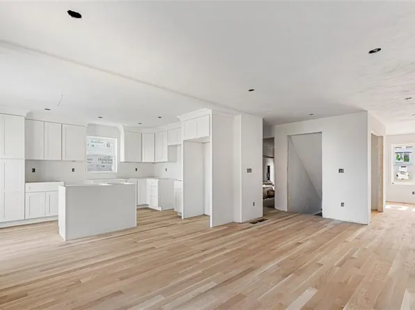 7 Kinsman St, Cumberland, RI 02864