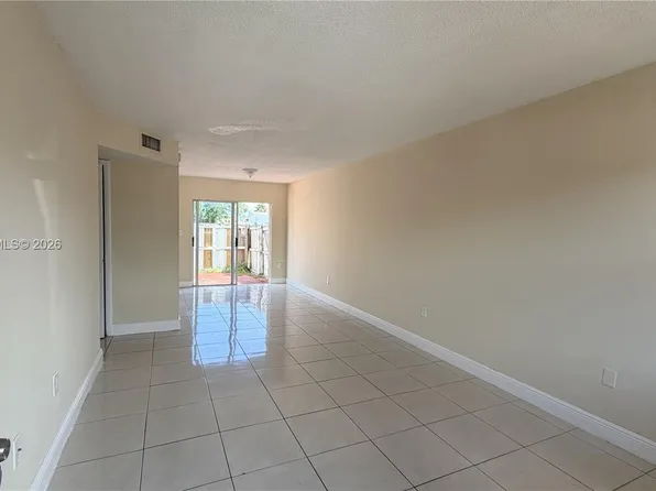5461 W 24th Ave APT 18, Hialeah, FL 33016