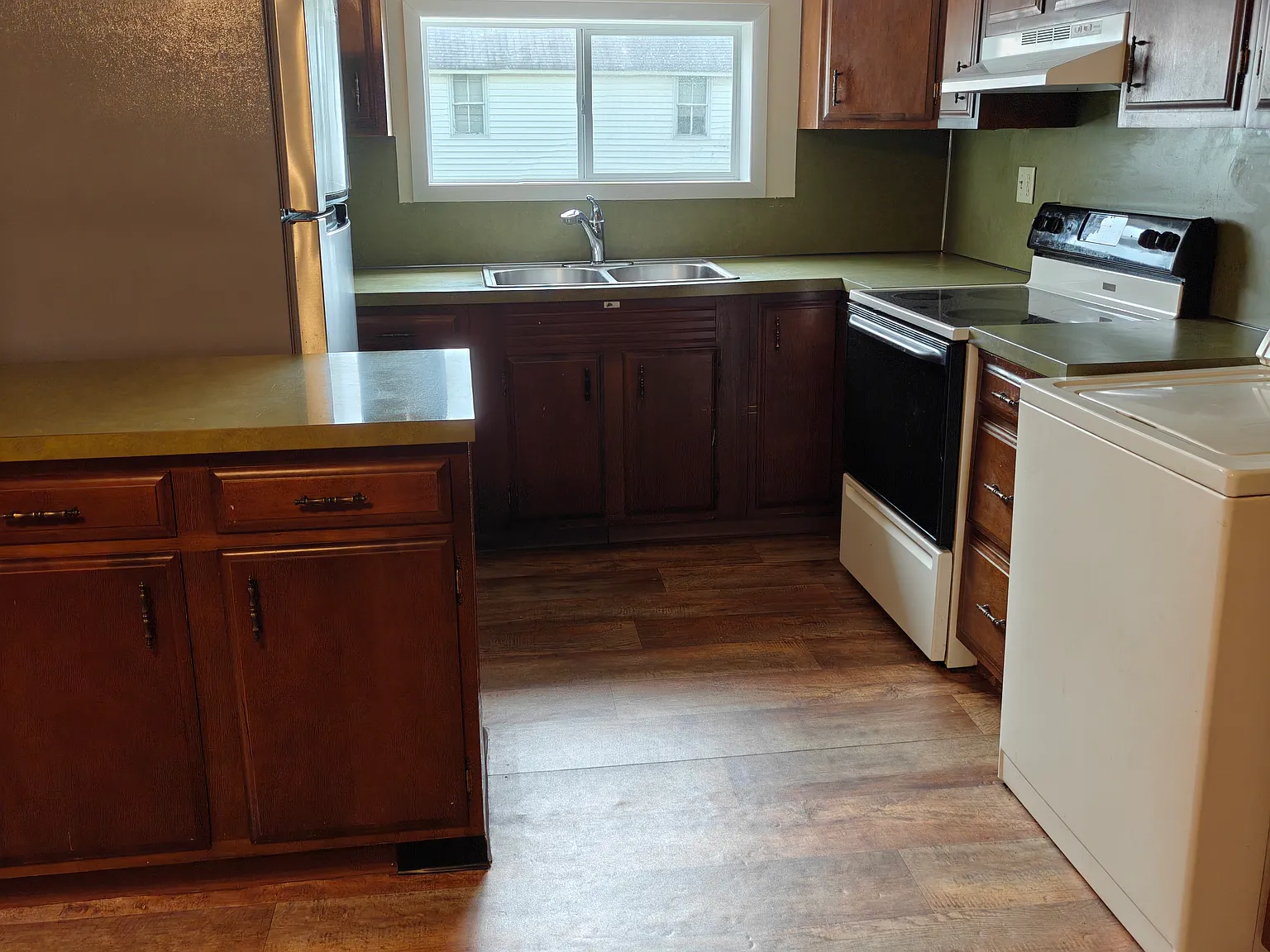 150 Main St — Photo 3